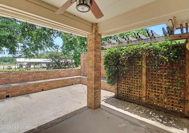Photo 4 of Single family home for sale at 10353 English Manor Dr, Gulfport, MS 39503 | MLS# 4156161 | Listing updated on 2026-09-12