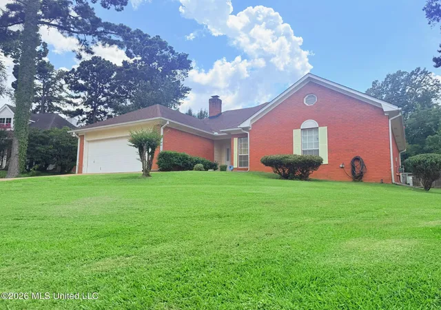 Photo 2 of Single family home for sale at 403 Autumn Crk, Ridgeland, MS 39157 | MLS# 4156170 | Listing updated on 2026-09-14
