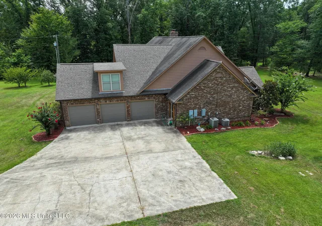 Photo 3 of Single family home for sale at 1987 Pardue Rd, Raymond, MS 39154 | MLS# 4156165 | Listing updated on 2026-08-24