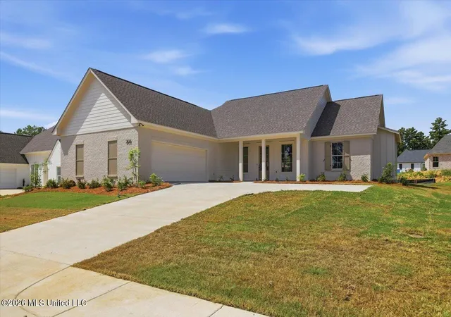 Photo 2 of Single family home for sale at 203 Benners Ln, Madison, MS 39110 | MLS# 4156258 | Listing updated on 2026-07-27