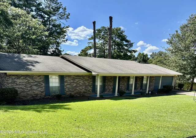 Photo 1 of Single family home for sale at 321 Sharon Hills Dr, Jackson, MS 39212 | MLS# 4156213 | Listing updated on 2026-08-25