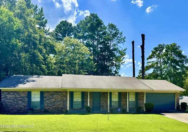 Photo 2 of Single family home for sale at 321 Sharon Hills Dr, Jackson, MS 39212 | MLS# 4156213 | Listing updated on 2026-08-25