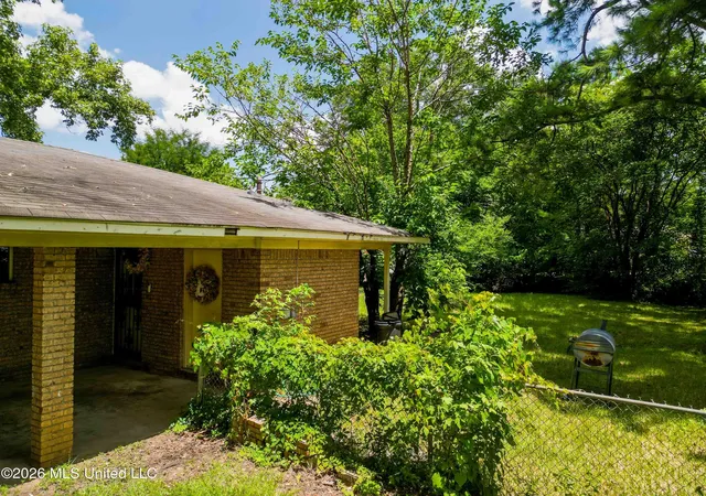 Photo 3 of Single family home for sale at 5202 Ginger Dr, Jackson, MS 39209 | MLS# 4156177 | Listing updated on 2026-07-17