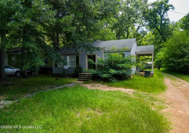 Photo 1 of Single family home for sale at 131 Carolyn Ave, Jackson, MS 39209 | MLS# 4156180 | Listing updated on 2026-07-17