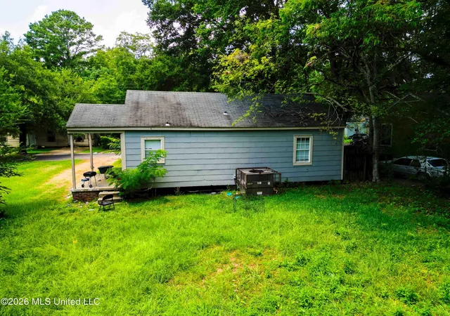 Photo 4 of Single family home for sale at 131 Carolyn Ave, Jackson, MS 39209 | MLS# 4156180 | Listing updated on 2026-07-17