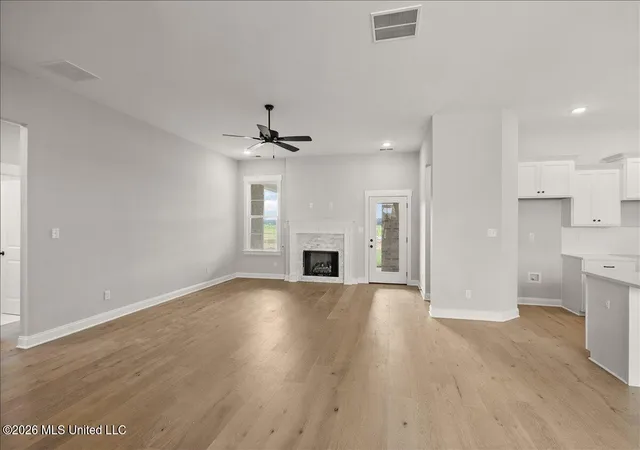 Photo 4 of Single family home for sale at 472 Sunflower St, Nesbit, MS 38651 | MLS# 4156590 | Listing updated on 2026-07-21