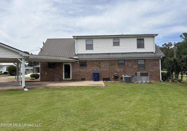 31st image of 458 Maple St, Hickory Flat, MS 38633 | MLS# 4157192