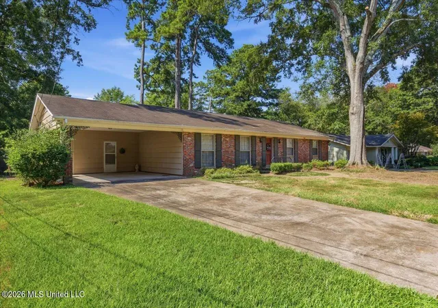 Photo 4 of Sale Pending at 5227 Saratoga Dr, Jackson, MS 39211 | MLS# 4157651 | Listing updated on 2026-08-05