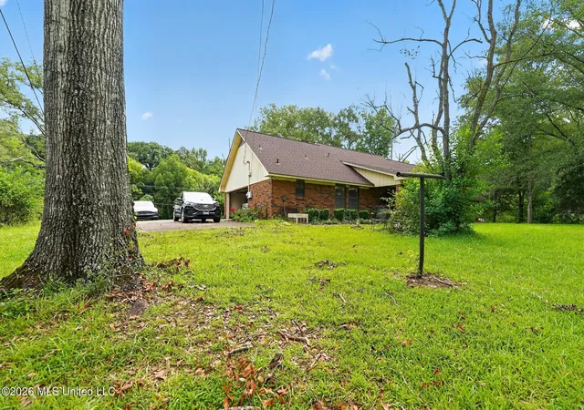 Photo 2 of Sale Pending at 6077 N Mcraven Rd, Jackson, MS 39209 | MLS# 4156312 | Listing updated on 2026-08-21