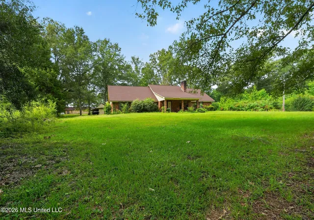 Photo 3 of Sale Pending at 6077 N Mcraven Rd, Jackson, MS 39209 | MLS# 4156312 | Listing updated on 2026-08-21