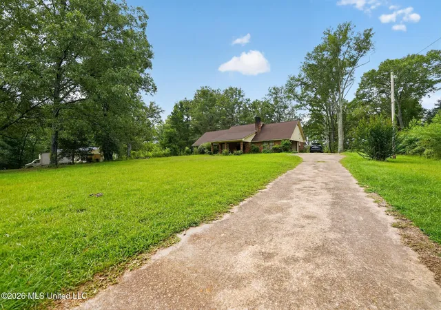 Photo 4 of Sale Pending at 6077 N Mcraven Rd, Jackson, MS 39209 | MLS# 4156312 | Listing updated on 2026-08-21