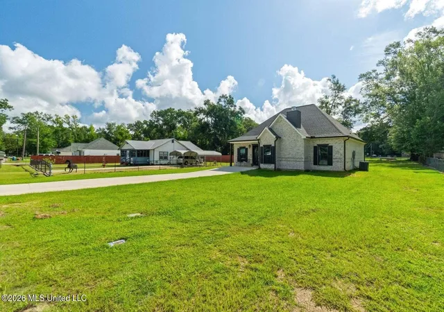 Photo 2 of Single family home for sale at 207 S Jackson Ave, Picayune, MS 39466 | MLS# 4156314 | Listing updated on 2026-08-24