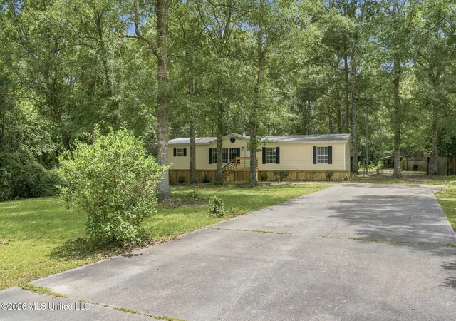 3rd image of 54 Jefferson Rd, Wiggins, MS 39577 | MLS# 4156347