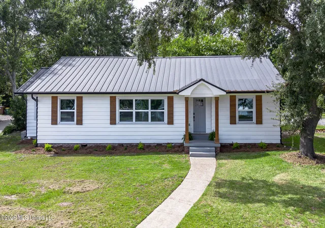 Photo 1 of Single family home for sale at 200 E 2nd Street, Long Beach, MS 39560 | MLS# 4156353 | Listing updated on 2026-09-04