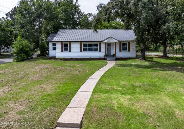 Photo 2 of Single family home for sale at 200 E 2nd Street, Long Beach, MS 39560 | MLS# 4156353 | Listing updated on 2026-09-04