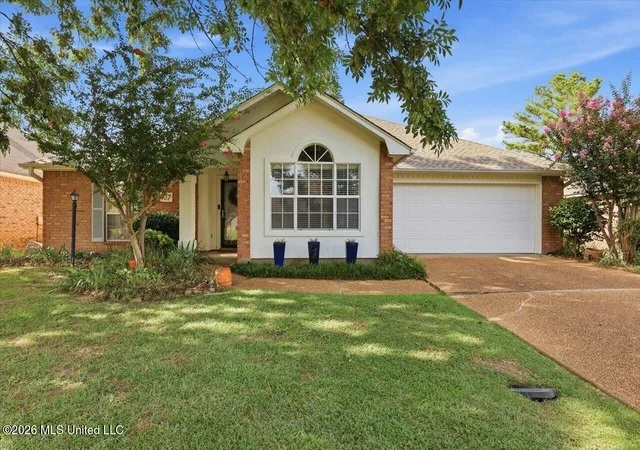 Photo 1 of Single family home for sale at 137 Villa Way, Clinton, MS 39056 | MLS# 4156743 | Listing updated on 2026-09-06