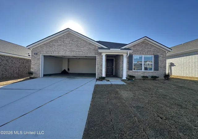 Photo 1 of Sale Pending at 110 Pine St, Byhalia, MS 38611 | MLS# 4156366 | Listing updated on 2026-09-11