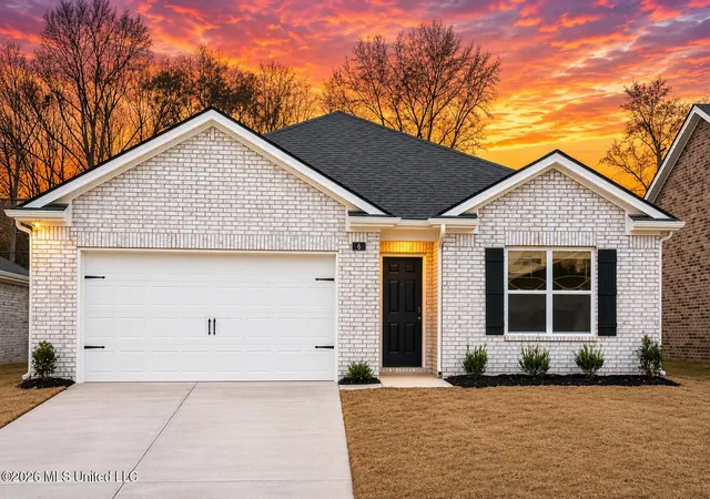 Photo 1 of Sale Pending at 116 Pine St, Byhalia, MS 38611 | MLS# 4156365 | Listing updated on 2026-08-12