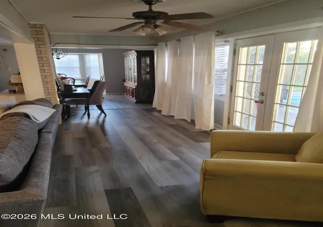 Photo 4 of Single family home for sale at 303 Pinewood Cir, Gulfport, MS 39507 | MLS# 4156373 | Listing updated on 2026-09-13