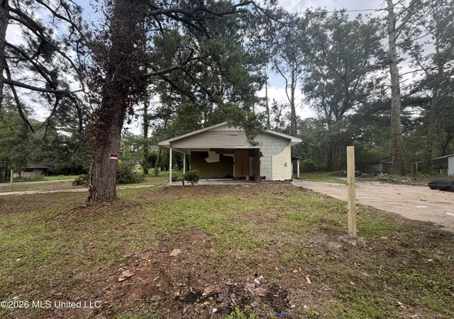 Photo 2 of Single family home for sale at 827 Dorgan St, Jackson, MS 39204 | MLS# 4156401 | Listing updated on 2026-08-14