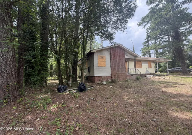 Photo 3 of Single family home for sale at 827 Dorgan St, Jackson, MS 39204 | MLS# 4156401 | Listing updated on 2026-08-14