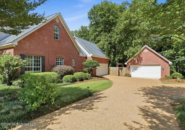 Photo 4 of Sale Pending at 108 Blueberry Hl Ln, Clinton, MS 39056 | MLS# 4156699 | Listing updated on 2026-10-28
