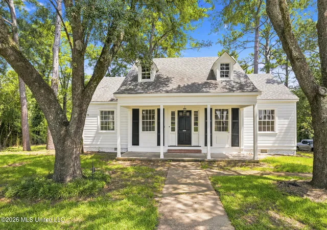 Photo 1 of Single family home for sale at 1224 E Fortification St, Jackson, MS 39202 | MLS# 4156412 | Listing updated on 2026-07-19