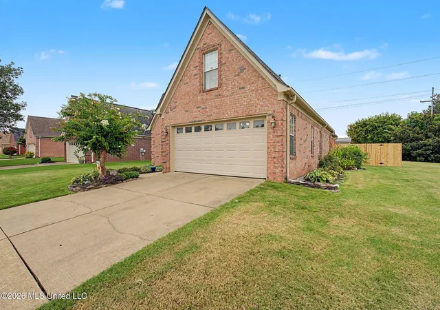 Photo 3 of Single family home for sale at 5981 Sheffield Dr, Southaven, MS 38671 | MLS# 4156528 | Listing updated on 2026-09-15