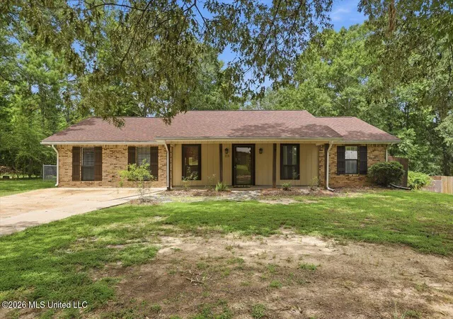 Photo 1 of Single family home for sale at 113 Golden Ests Dr, Brandon, MS 39042 | MLS# 4156716 | Listing updated on 2026-09-20