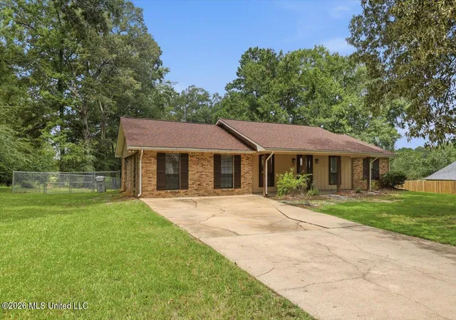 Photo 3 of Single family home for sale at 113 Golden Ests Dr, Brandon, MS 39042 | MLS# 4156716 | Listing updated on 2026-09-20