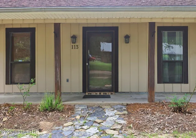 Photo 3 of Single family home for sale at 113 Golden Ests Dr, Brandon, MS 39042 | MLS# 4156716 | Listing updated on 2026-09-20