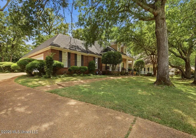 Photo 2 of Sale Pending at 31 Avery Cir, Jackson, MS 39211 | MLS# 4156872 | Listing updated on 2026-08-03