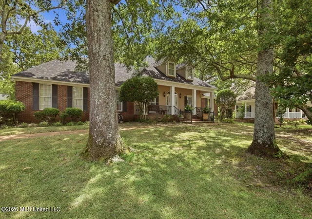 Photo 3 of Sale Pending at 31 Avery Cir, Jackson, MS 39211 | MLS# 4156872 | Listing updated on 2026-08-03