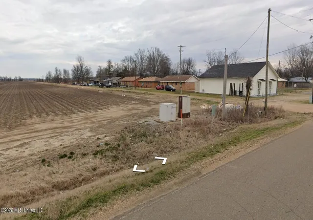 Photo 2 of Single family home for sale at 5 Lincoln Dr, Lyon, MS 38645 | MLS# 4156433 | Listing updated on 2026-07-20