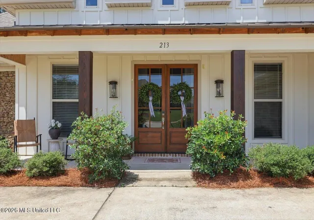 Photo 3 of Sale Pending at 213 Ironwood Pl, Brandon, MS 39042 | MLS# 4156510 | Listing updated on 2026-09-10