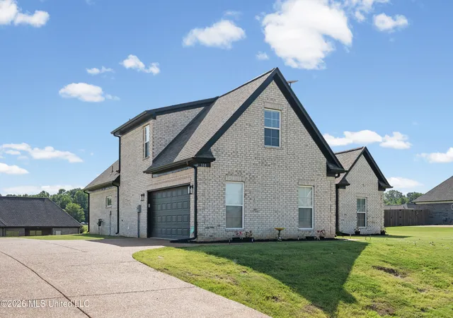 Photo 3 of Single family home for sale at 108 Honor Cvs, Senatobia, MS 38668 | MLS# 4156448 | Listing updated on 2026-09-11