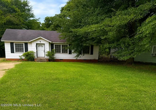 1st image of 360 W Adams Ave, Greenwood, MS 38930 | MLS# 4156446