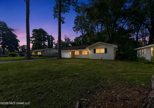 Photo 3 of Single family home for sale at 1947 Smallwood St, Jackson, MS 39212 | MLS# 4157544 | Listing updated on 2026-09-17