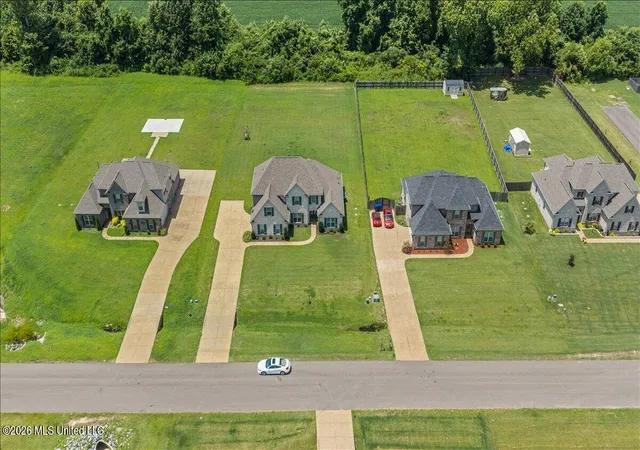 Photo 2 of Sale Pending at 2739 Layne Dr, Olive Branch, MS 38654 | MLS# 4156521 | Listing updated on 2026-09-14