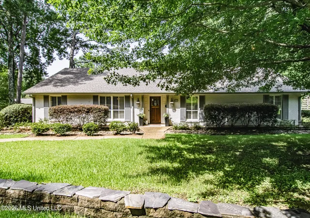 Photo 1 of Sale Pending at 4005 Eastwood Dr, Jackson, MS 39211 | MLS# 4156469 | Listing updated on 2026-09-14