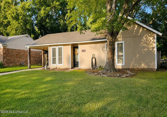 Photo 2 of Single family home for sale at 8312 Greenbrook Pkwy, Southaven, MS 38671 | MLS# 4156892 | Listing updated on 2026-08-28