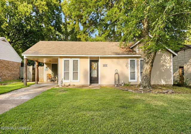 Photo 3 of Single family home for sale at 8312 Greenbrook Pkwy, Southaven, MS 38671 | MLS# 4156892 | Listing updated on 2026-08-28