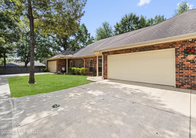 Photo 2 of Single family home for sale at 1240 Kapalama Ln, Diamondhead, MS 39525 | MLS# 4156520 | Listing updated on 2026-09-14