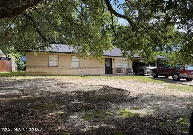 Photo 2 of Sale Pending at 302 Kimberly Dr, Gulfport, MS 39503 | MLS# 4156481 | Listing updated on 2026-08-18