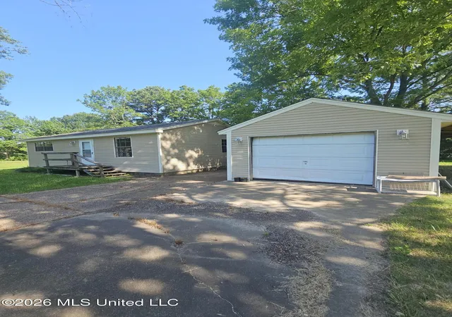 Photo 3 of Single family home for sale at 13224 Abernathy Rd, Byhalia, MS 38611 | MLS# 4157268 | Listing updated on 2026-08-06