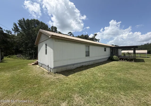Photo 3 of Sale Pending at 1884 Ranch Town Rd, Hickory Flat, MS 38633 | MLS# 4156530 | Listing updated on 2026-09-04