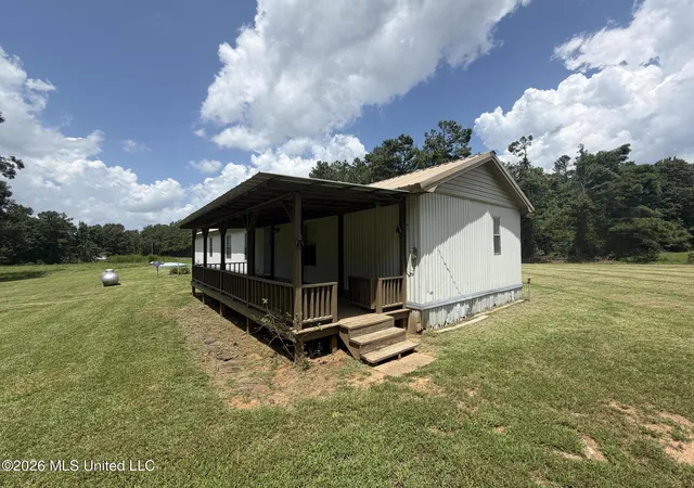 Photo 3 of Sale Pending at 1884 Ranch Town Rd, Hickory Flat, MS 38633 | MLS# 4156530 | Listing updated on 2026-09-04