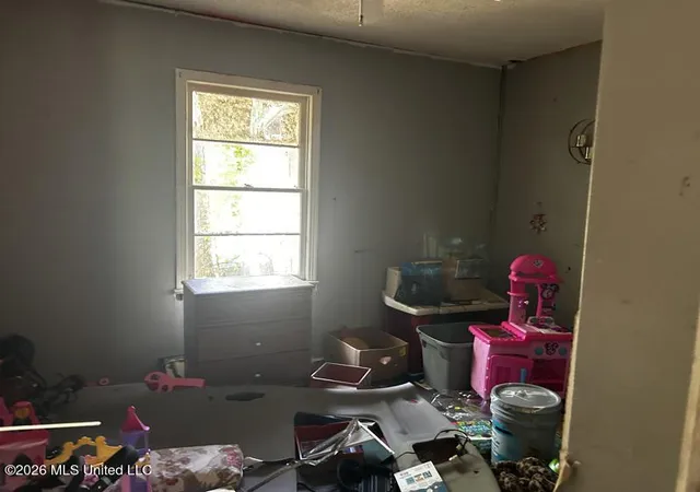 Photo 4 of Sale Pending at 5407 Hyland Dr, Pascagoula, MS 39567 | MLS# 4156547 | Listing updated on 2026-09-24