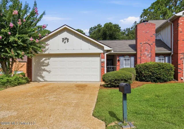 Photo 2 of Sale Pending at 174 Pleasant Grv Dr, Brandon, MS 39042 | MLS# 4156560 | Listing updated on 2026-09-10