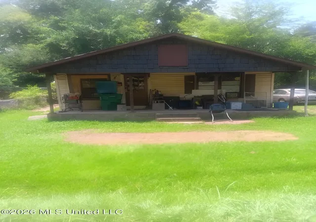 Photo 1 of Single family home for sale at 302 3rd Avenue, Meridian, MS 39301 | MLS# 4157750 | Listing updated on 2026-08-20